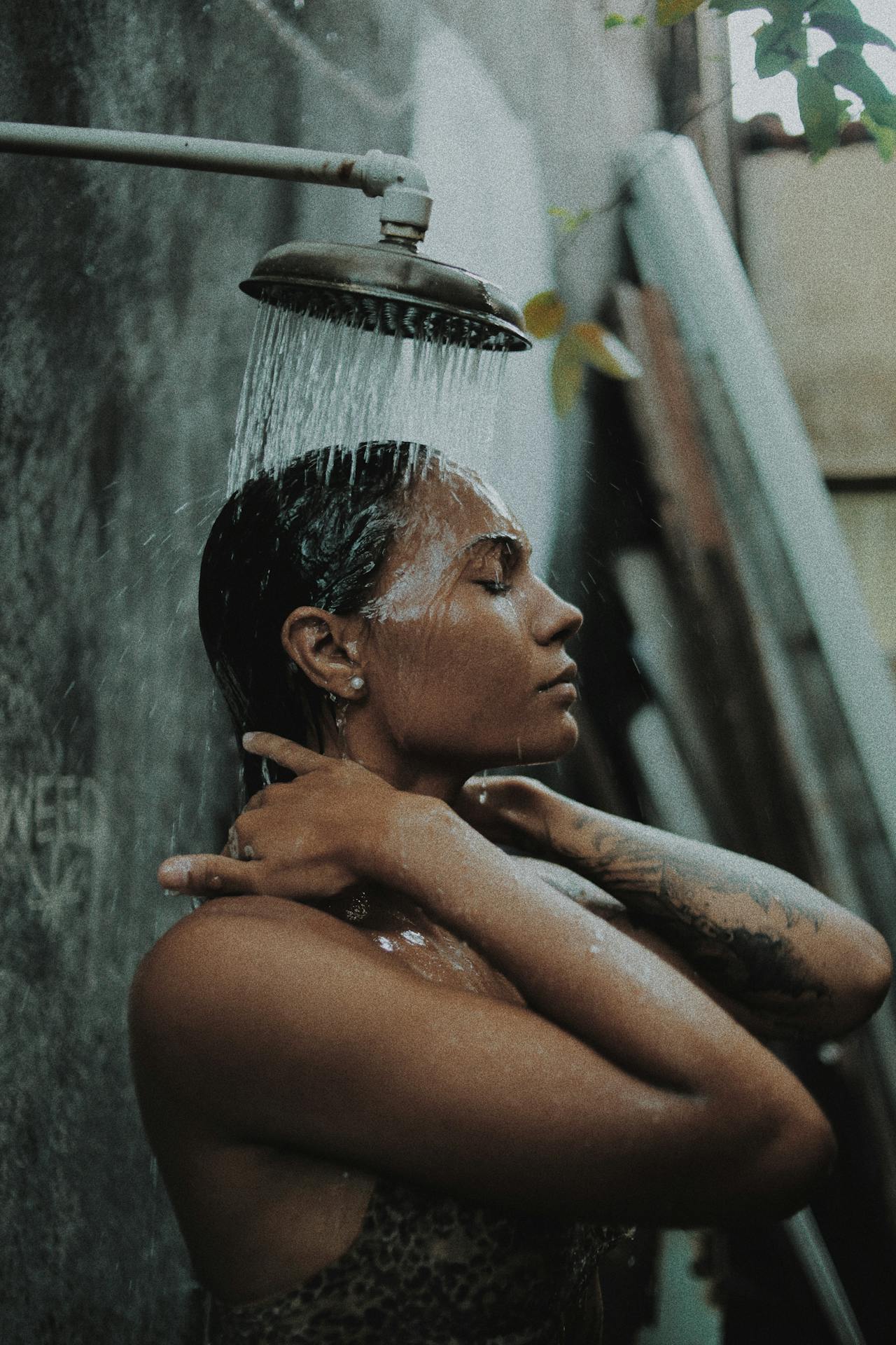 Energy Reset: The Benefits of Shower Meditation